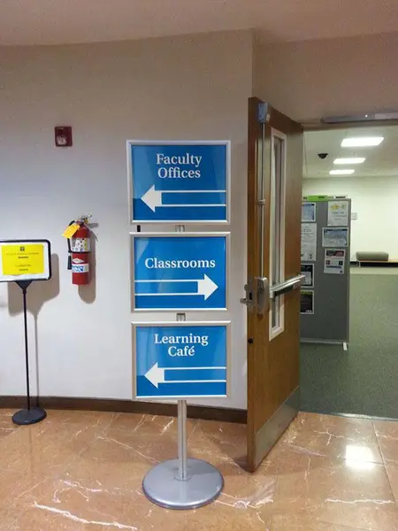 School Campus Wayfinding Signs: What the Factory Floor Teaches You About Materials, LEDs, and Installation