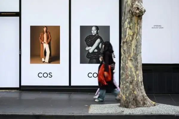 Commercial Signage Buying Guide for Business Owners: A Procurement Manager’s Cost-Benefit Breakdown
