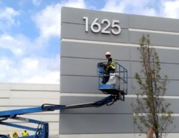 Commercial Sign Maintenance Schedule: Extend Lifespan to 10+ Years